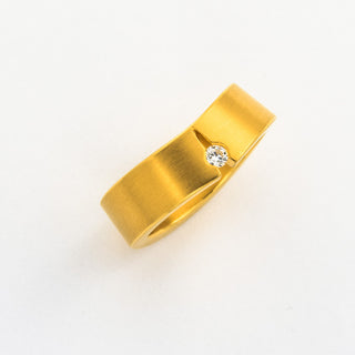 Niessing Ring Kerbe II aus 750 Gelbgold mit Diamant, neuwertig, nachhaltiger second hand Schmuck perfekt aufgearbeitet