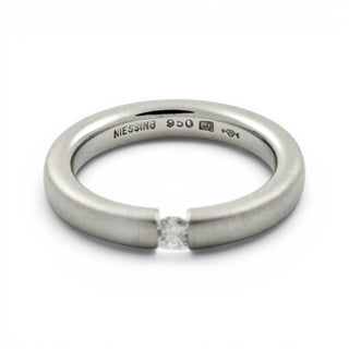 Niessing Brillantring Oval aus 950 Platin, nachhaltiger second-hand Schmuck perfekt aufgearbeitet