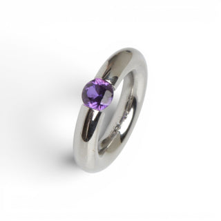 Niessing Ring Stahl und Synthese aus Edelstahl mit synth. Stein, nachhaltiger second-hand Schmuck perfekt aufgearbeitet