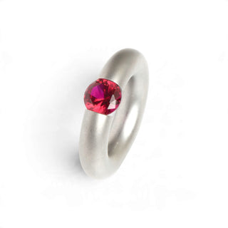 Niessing Ring Stahl und Synthese aus Edelstahl mit synth. Stein, nachhaltiger second-hand Schmuck perfekt aufgearbeitet