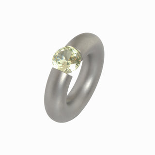 Niessing Ring Stahl und Synthese aus Edelstahl mit synth. Stein, nachhaltiger second-hand Schmuck perfekt aufgearbeitet