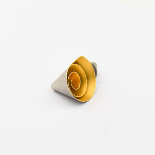 Niessing Stickpin CONO aus 1000 Gelbgold/Platin, nachhaltiger second hand Schmuck perfekt aufgearbeitet