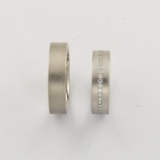 Niessing Trauringe rechteck/bombiert aus 950 Platin mit Brillant, nachhaltiger second hand Schmuck perfekt aufgearbeitet