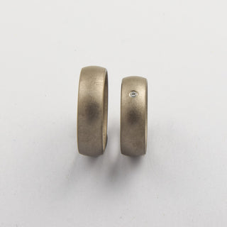 Niessing Trauringe spitzoval/flach aus 750 Graugold mit Brillant, nachhaltiger second hand Schmuck perfekt aufgearbeitet