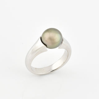 Oeding-Erdel Perlenring aus 750 Weißgold, nachhaltiger second hand Schmuck perfekt aufgearbeitet