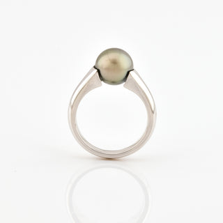 Oeding-Erdel Perlenring aus 750 Weißgold, nachhaltiger second hand Schmuck perfekt aufgearbeitet