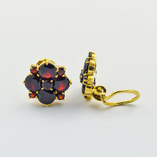 Granatohrclips aus 333 Gelbgold, nachhaltiger second hand Schmuck perfekt aufgearbeitet