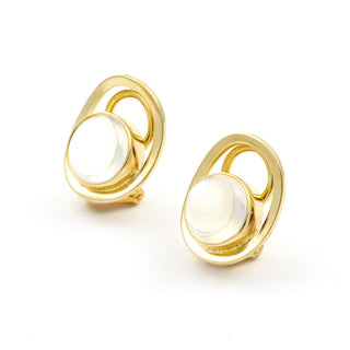 Ohrclips aus 750 Gelbgold mit Mondstein, nachhaltiger second hand Schmuck perfekt aufgearbeitet