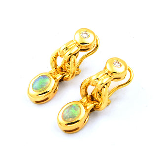 Ohrclips aus 750 Gelbgold mit Opal und Diamant, nachhaltiger second hand Schmuck perfekt aufgearbeitet