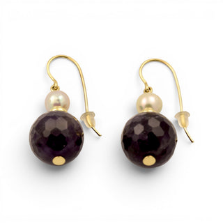 Ohrhänger aus 585 Gelbgold mit Amethyst und Perle, nachhaltiger second-hand Schmuck perfekt aufgearbeitet