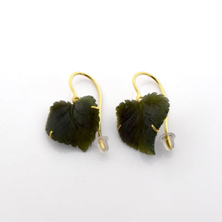 Ohrhänger aus 750 Gelbgold mit Jade, nachhaltiger second hand Schmuck perfekt aufgearbeitet