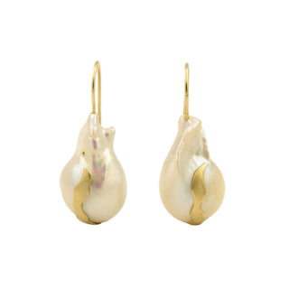 Ohrhänger aus 585 Gelbgold mit Perle, nachhaltiger second hand Schmuck perfekt aufgearbeitet