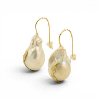 Ohrhänger aus 585 Gelbgold mit Perle, nachhaltiger second hand Schmuck perfekt aufgearbeitet