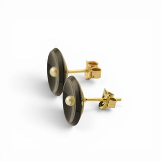 Perlenohrstecker aus 585 Gelbgold mit Onyx, nachhaltiger second-hand Schmuck perfekt aufgearbeitet