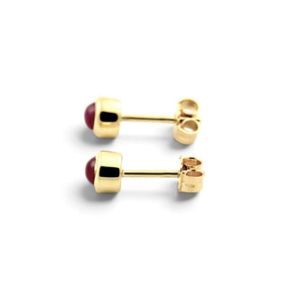 Rubinohrstecker aus 585 Gelbgold, nachhaltiger second-hand Schmuck perfekt aufgearbeitet