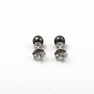 Perlenohrstecker aus 585 Weißgold, nachhaltiger second hand Schmuck perfekt aufgearbeitet