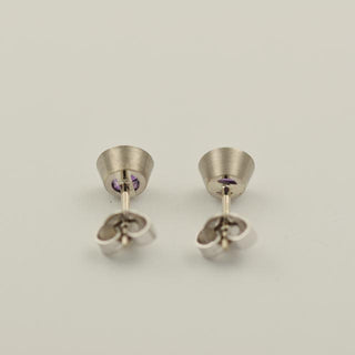 Ohrstecker aus 585 Weißgold mit Amethyst, nachhaltiger second hand Schmuck perfekt aufgearbeitet