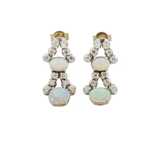 Ohrstecker aus 585 Weißgold mit Opal und Brillant, nachhaltiger second hand Schmuck perfekt aufgearbeitet