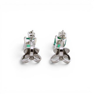 Smaragdohrstecker aus 750 Weißgold mit Brillant, nachhaltiger second-hand Schmuck perfekt aufgearbeitet
