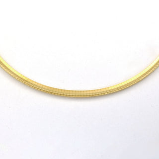 Omegareif aus 750 Gelbgold, nachhaltiger second hand Schmuck perfekt aufgearbeitet
