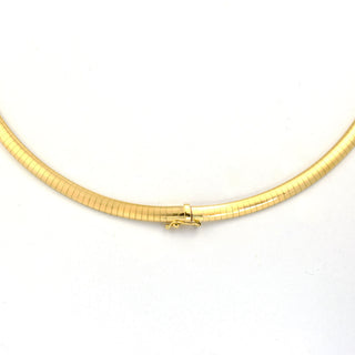 Omegareif aus 750 Gelbgold, nachhaltiger second hand Schmuck perfekt aufgearbeitet