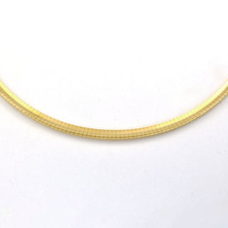 Omegareif aus 750 Gelbgold, nachhaltiger second hand Schmuck perfekt aufgearbeitet