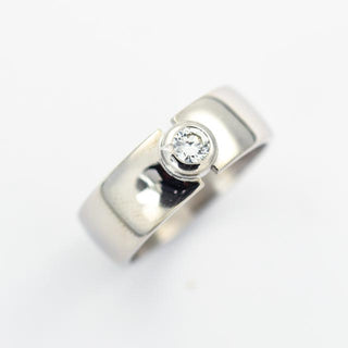 Quinn Brillantring aus 750 Weißgold, nachhaltiger second hand Schmuck perfekt aufgearbeitet