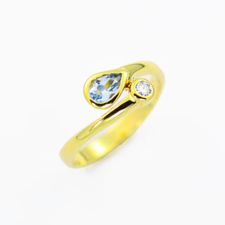 Quinn Toi-et-Moi Ring aus 585 Gelbgold mit Aquamarin und Brillant, nachhaltiger second hand Schmuck perfekt aufgearbeitet