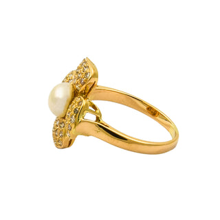 Ring Blume aus 750 Gelbgold mit Perle und Brillant, nachhaltiger second hand Schmuck perfekt aufgearbeitet