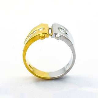 Brillantring aus 750 Gelb- und Weißgold, nachhaltiger second hand Schmuck perfekt aufgearbeitet