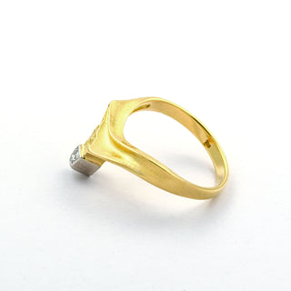 Brillantring aus 750 Gelb- und Weißgold, nachhaltiger second hand Schmuck perfekt aufgearbeitet