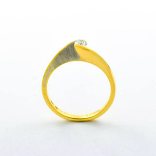Brillantring aus 750 Gelb- und Weißgold, nachhaltiger second hand Schmuck perfekt aufgearbeitet