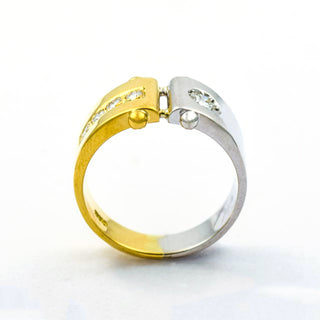 Brillantring aus 750 Gelb- und Weißgold, nachhaltiger second hand Schmuck perfekt aufgearbeitet