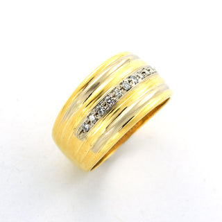 Brillantring aus 750 Gelb- und Weißgold, nachhaltiger second hand Schmuck perfekt aufgearbeitet