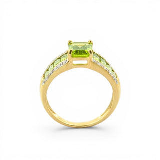 Ring aus 585 Gelb- und Weißgold mit Peridot und Diamant, nachhaltiger second hand Schmuck perfekt aufgearbeitet