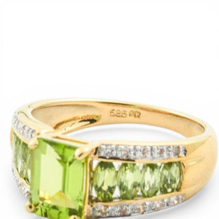 Ring aus 585 Gelb- und Weißgold mit Peridot und Diamant, nachhaltiger second hand Schmuck perfekt aufgearbeitet