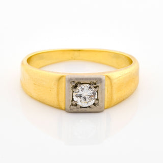 Ring aus 585 Gelb- und Weißgold mit Brillant, nachhaltiger second hand Schmuck perfekt aufgearbeitet