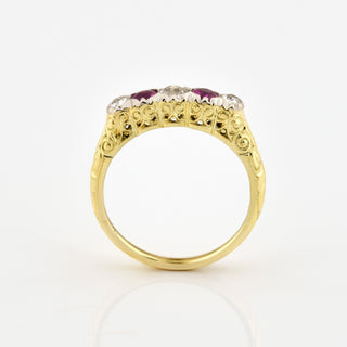 Rubinring aus 585 Gelb- und Weißgold mit Brillant, nachhaltiger second hand Schmuck perfekt aufgearbeitet