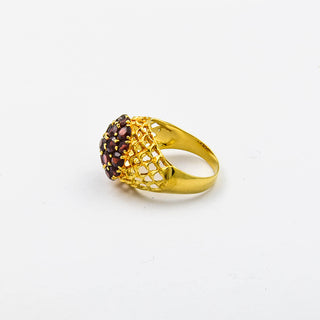 Granatring aus 750 Gelbgold, nachhaltiger second hand Schmuck perfekt aufgearbeitet