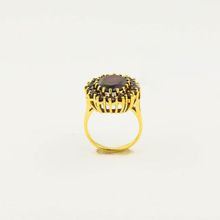 Granatring aus 333 Gelbgold, nachhaltiger second hand Schmuck perfekt aufgearbeitet