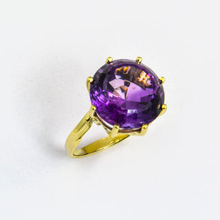 Ring aus 585 Gelbgold mit Amethyst, nachhaltiger second hand Schmuck perfekt aufgearbeitet