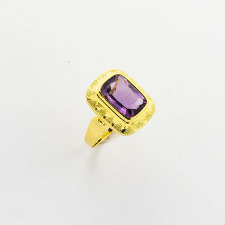 Ring aus 585 Gelbgold mit Amethyst, nachhaltiger second hand Schmuck perfekt aufgearbeitet