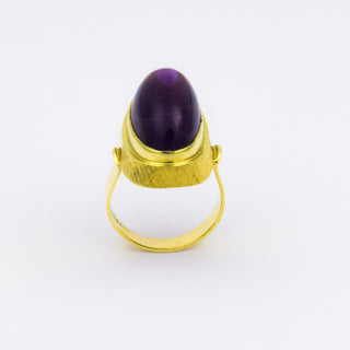 Ring aus 585 Gelbgold mit Amethyst, nachhaltiger second hand Schmuck perfekt aufgearbeitet