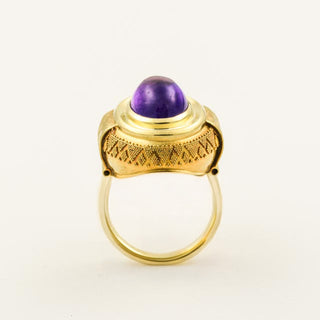 Ring aus 585 Gelbgold mit Amethyst, nachhaltiger second hand Schmuck perfekt aufgearbeitet