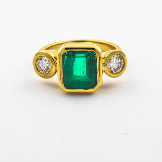 Smaragdring aus 750 Gelbgold mit Brillant, nachhaltiger second hand Schmuck perfekt aufgearbeitet