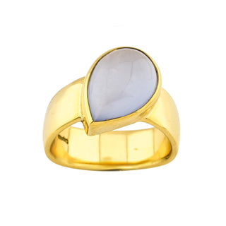 Ring aus 750 Gelbgold mit Chalcedon, nachhaltiger second hand Schmuck perfekt aufgearbeitet