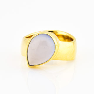 Ring aus 750 Gelbgold mit Chalcedon, nachhaltiger second hand Schmuck perfekt aufgearbeitet