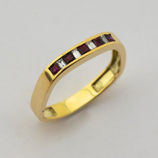 Rubinring aus 585 Gelbgold mit Diamant, nachhaltiger second hand Schmuck perfekt aufgearbeitet
