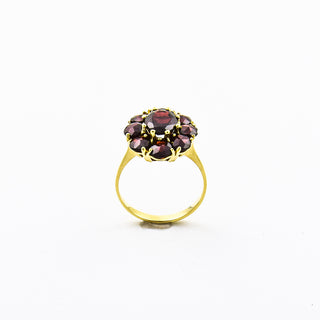 Ring aus 585 Gelbgold mit Granat, nachhaltiger second hand Schmuck perfekt aufgearbeitet