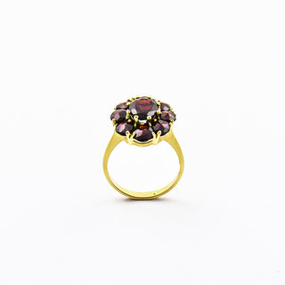 Ring aus 585 Gelbgold mit Granat, nachhaltiger second hand Schmuck perfekt aufgearbeitet